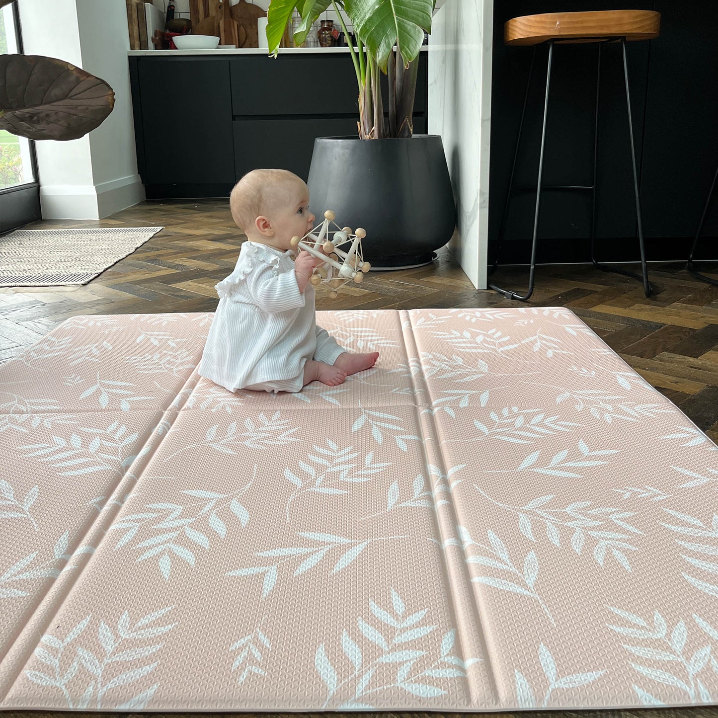 Scallop FOLDiMAT Play Mat – Foldable Baby Play Mat with Scallop Design