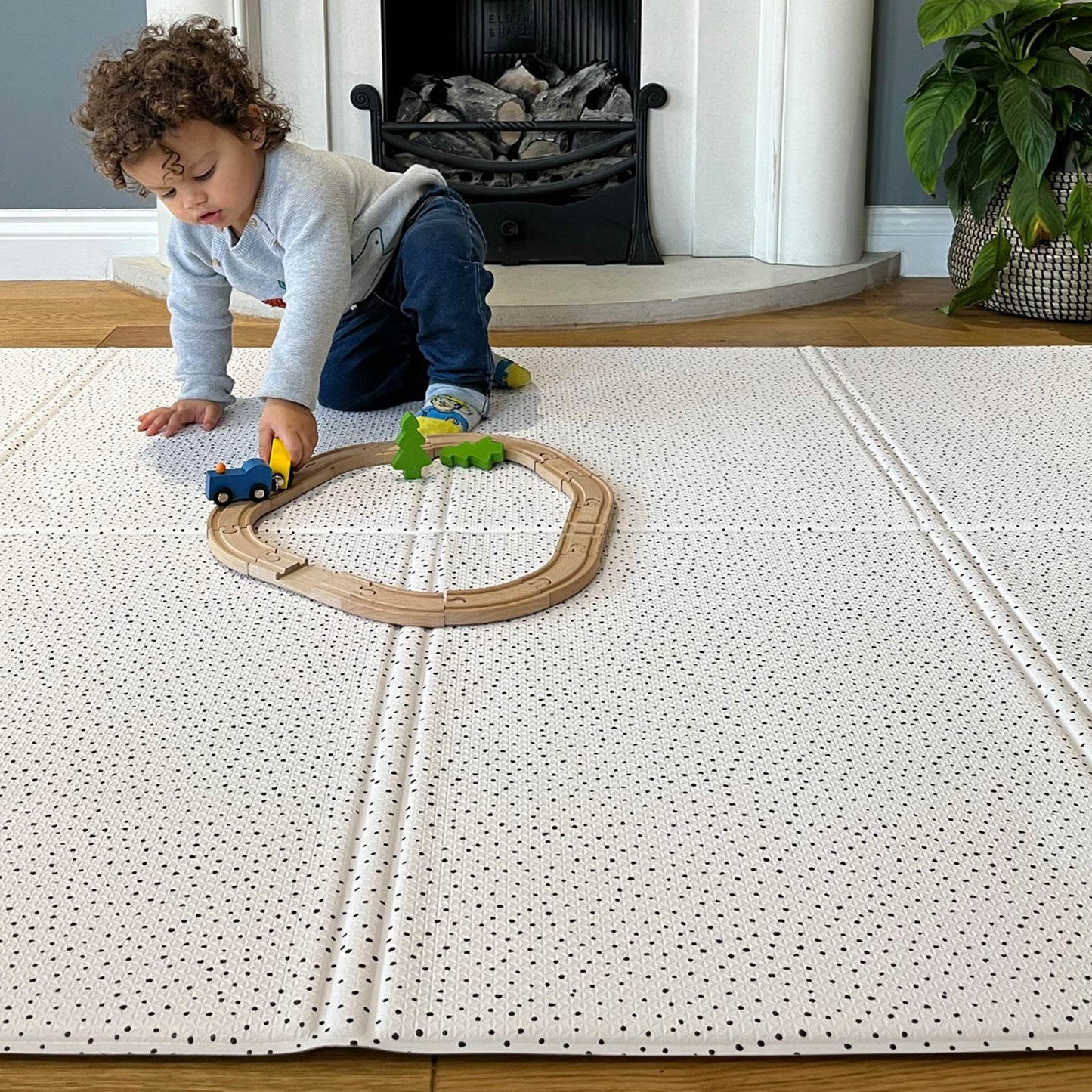 Dotty FOLDiMAT Play Mat – Foldable Baby Play Mat with Dotty Design