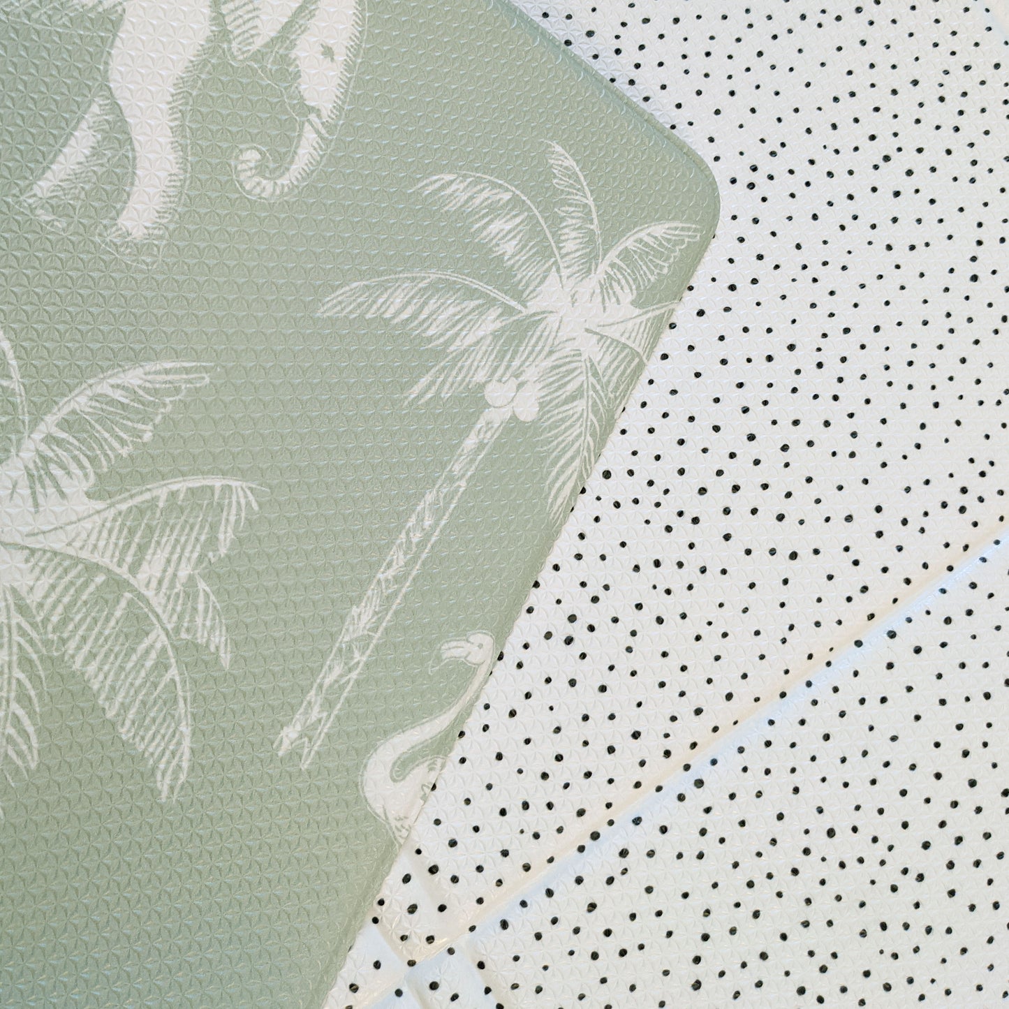 Dotty FOLDiMAT play mat