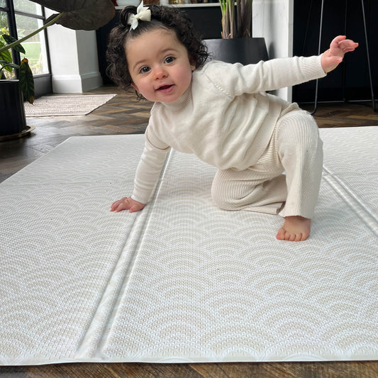 Scallop FOLDiMAT Play Mat – Foldable Baby Play Mat with Scallop Design