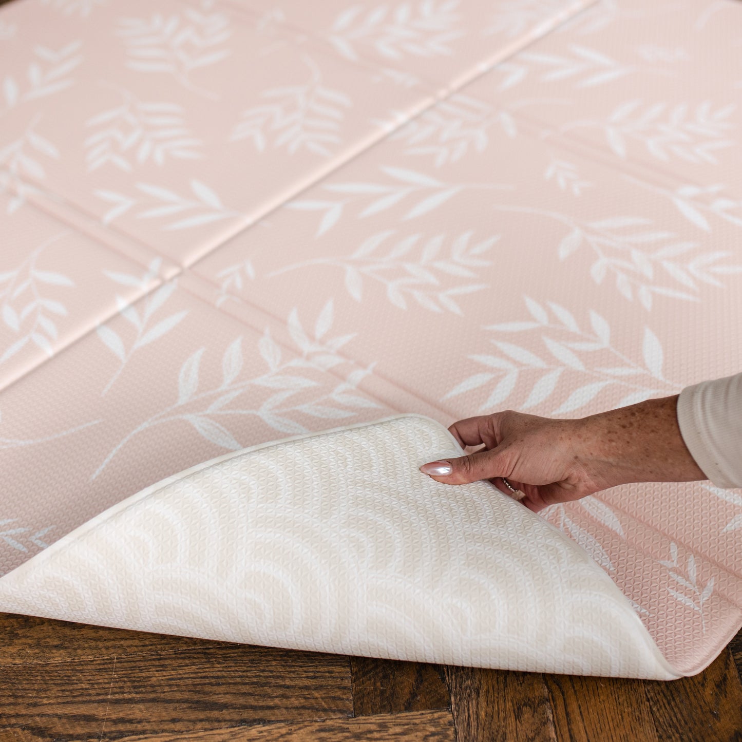 Scallop FOLDiMAT Play Mat – Foldable Baby Play Mat with Scallop Design